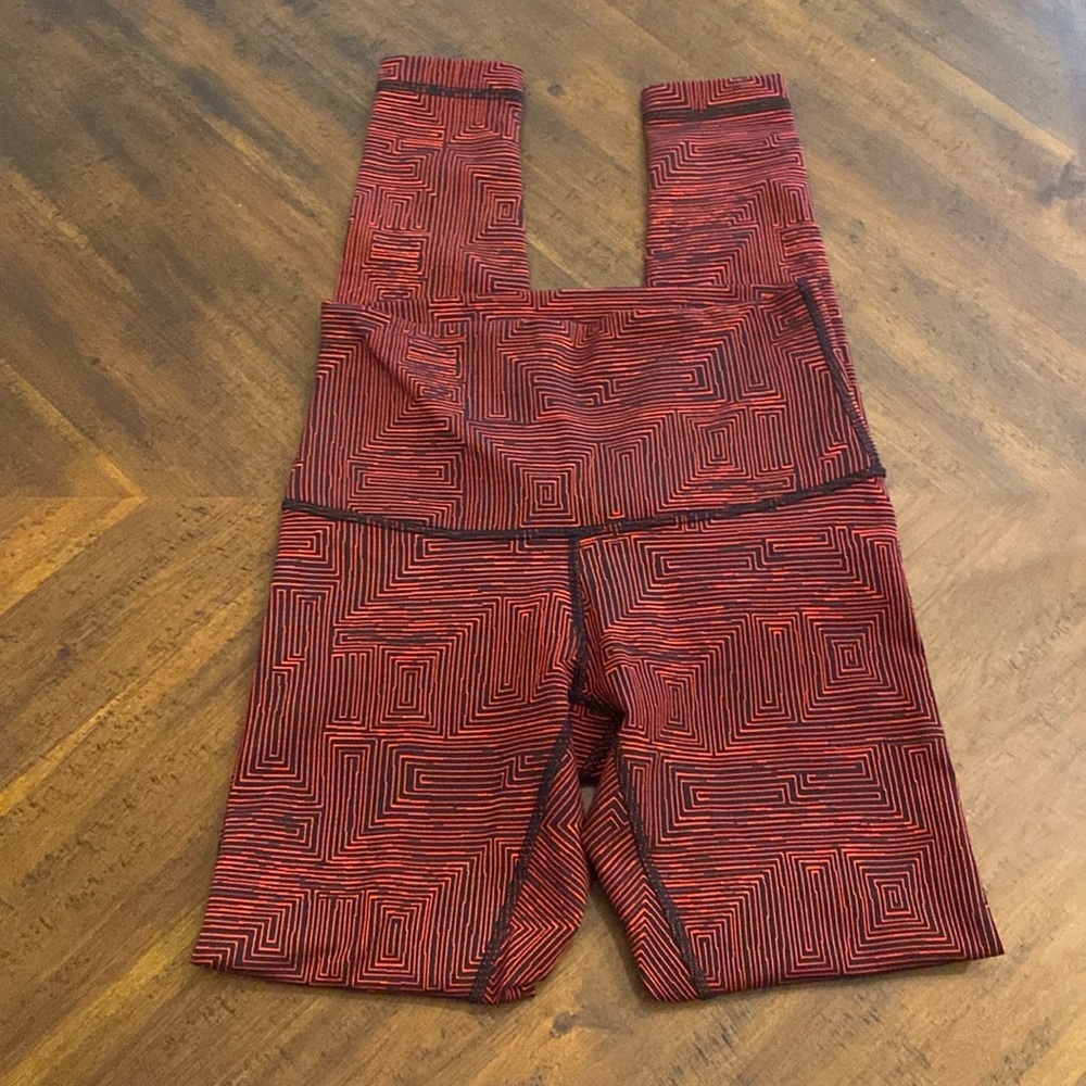 Lululemon Wunder Under Pant Hi Rise Maze True Red Black size 6 women’s